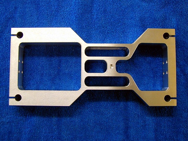 PLAQUE ET SUPPORT EN ALUMINIUM 3