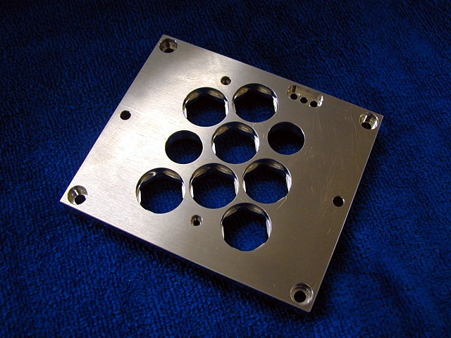 PLAQUE ET SUPPORT EN ALUMINIUM 2