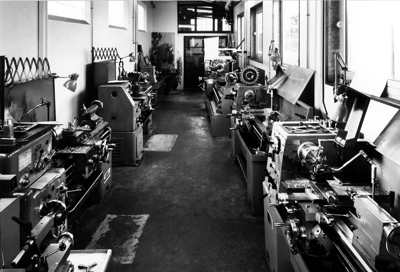 The turning shop around 1980